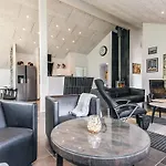 10 person holiday home in Brovst-By Traum