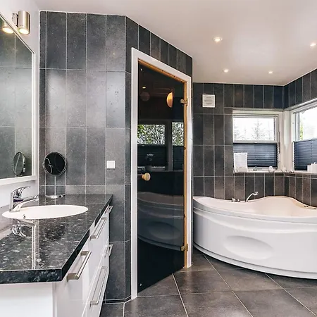 10 Person In Brovst-by Traum * Brovst