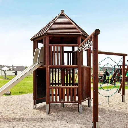 10 Person In Brovst-by Traum Brovst