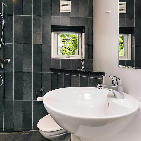 10 Person In Brovst-by Traum *