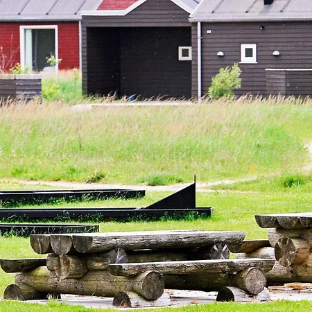 10 Person In Brovst-by Traum