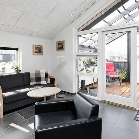 10 Person In Brovst-by Traum Brovst