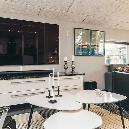 10 Person In Brovst-by Traum