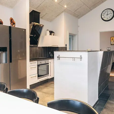 10 Person In Brovst-by Traum Brovst