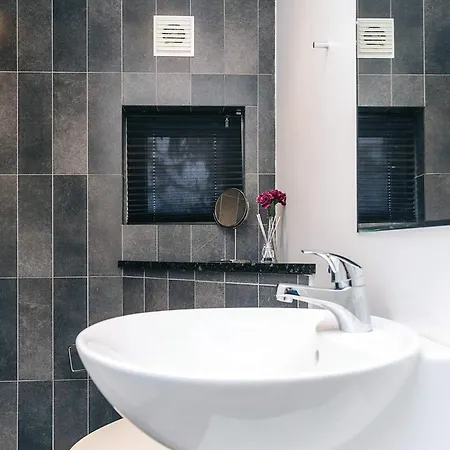 10 Person In Brovst-by Traum *