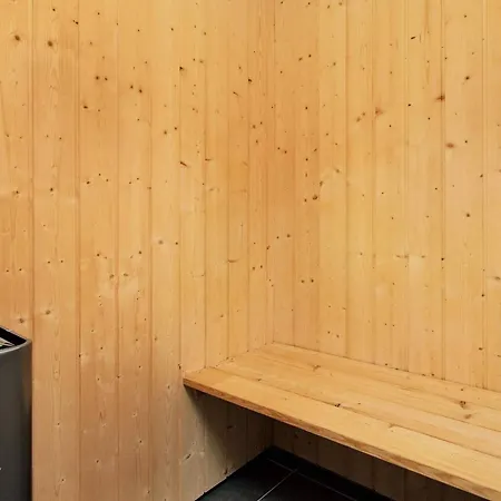 10 Person In Brovst-by Traum Brovst