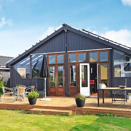 10 Person In Brovst-by Traum * Brovst