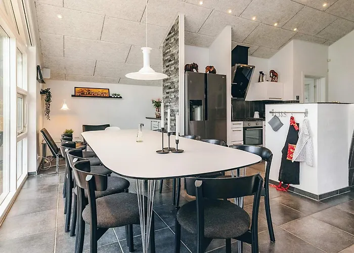 10 Person In Brovst-by Traum Brovst