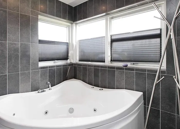 Holiday home 10 Person In Brovst-by Traum *